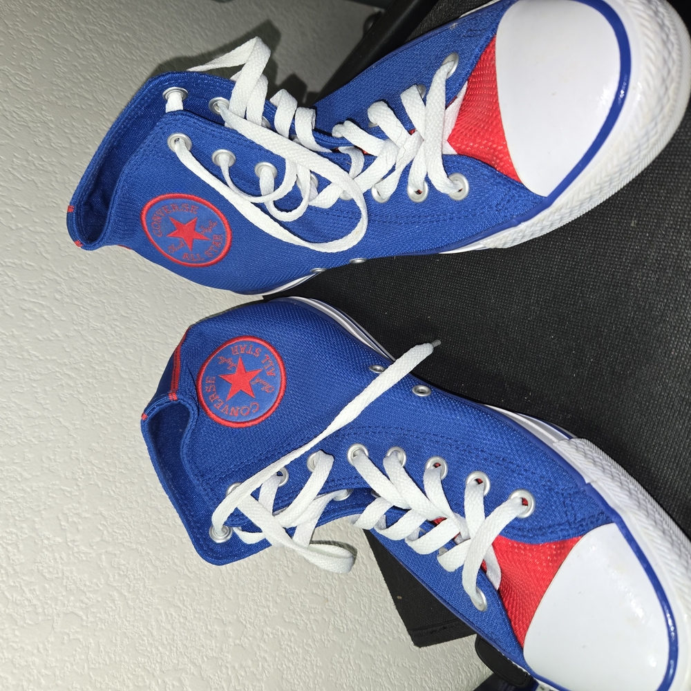 Converse High-Tops in Blue and Red